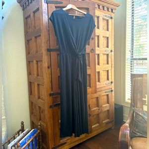 Banana Republic size medium black jumpsuit excellent condition!!